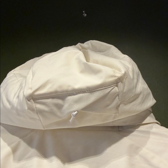 The North Face Mirabella White Quilted Hooded Jacket - NWT - Picture 10 of 13